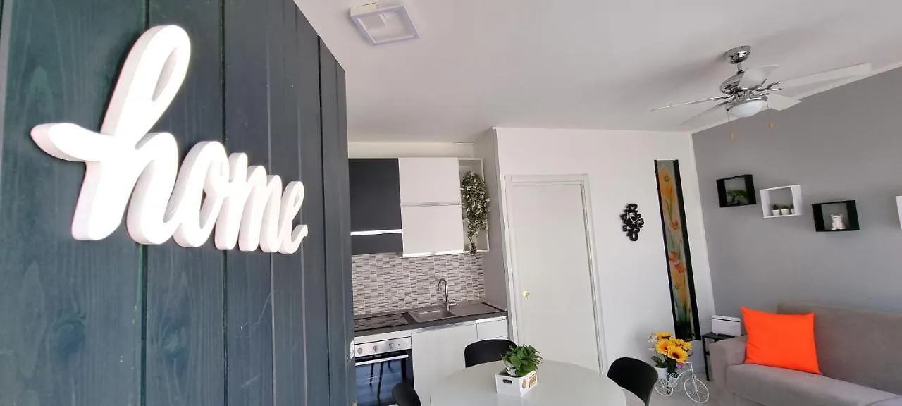 Apartment Happiness Desenzano-By Goccia Di Lago Desenzano del Garda Italy