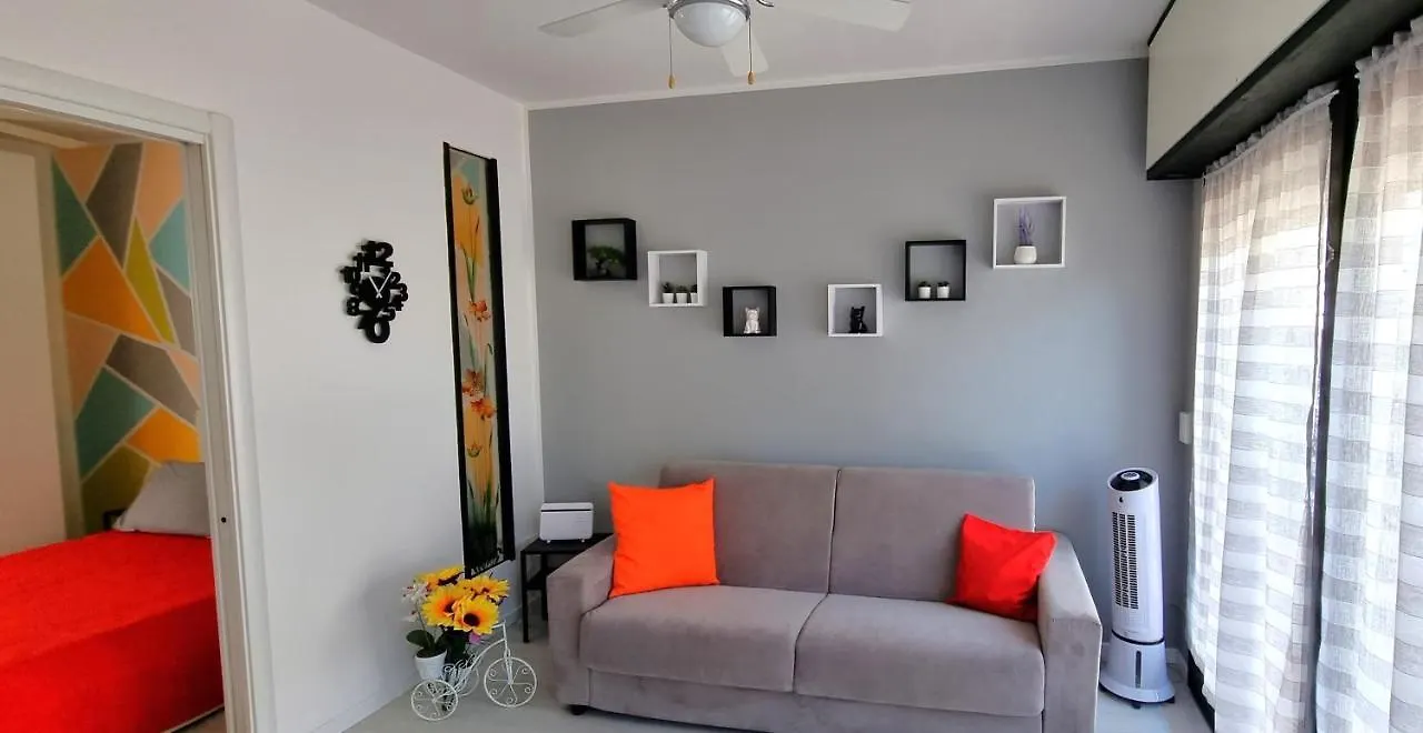 Apartment Happiness Desenzano-By Goccia Di Lago Desenzano del Garda Italy